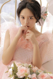 年轻女教师在线播放
